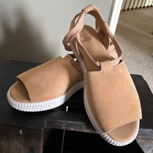 Sorel Ona Street works Drille flat sandals   New with out tags